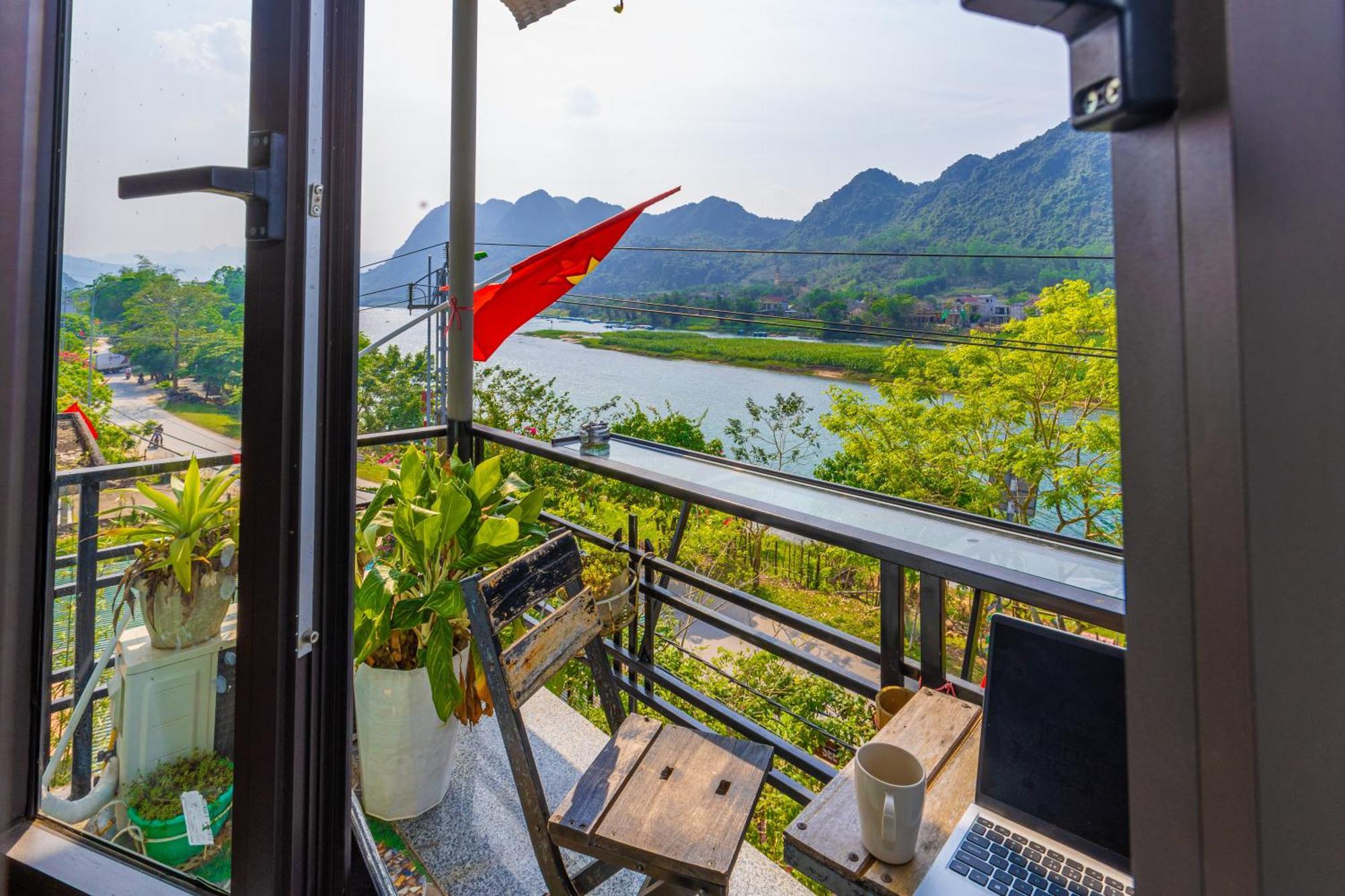 Son River Homestay Phong Nha Exterior foto